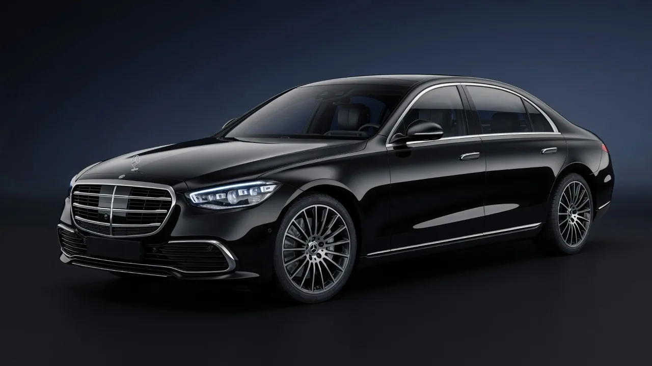 Black Mercedes executive saloon used for Egham Royal Cars transfers
